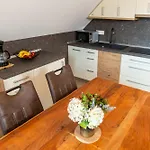 Apartment Apartma Urska