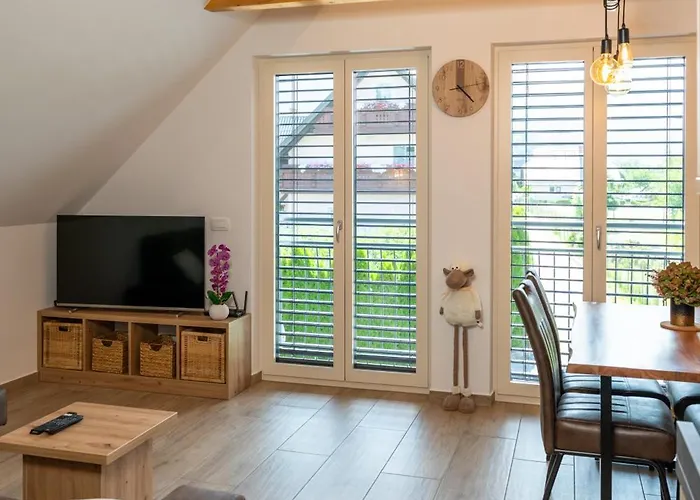 Apartma Urska Apartment *